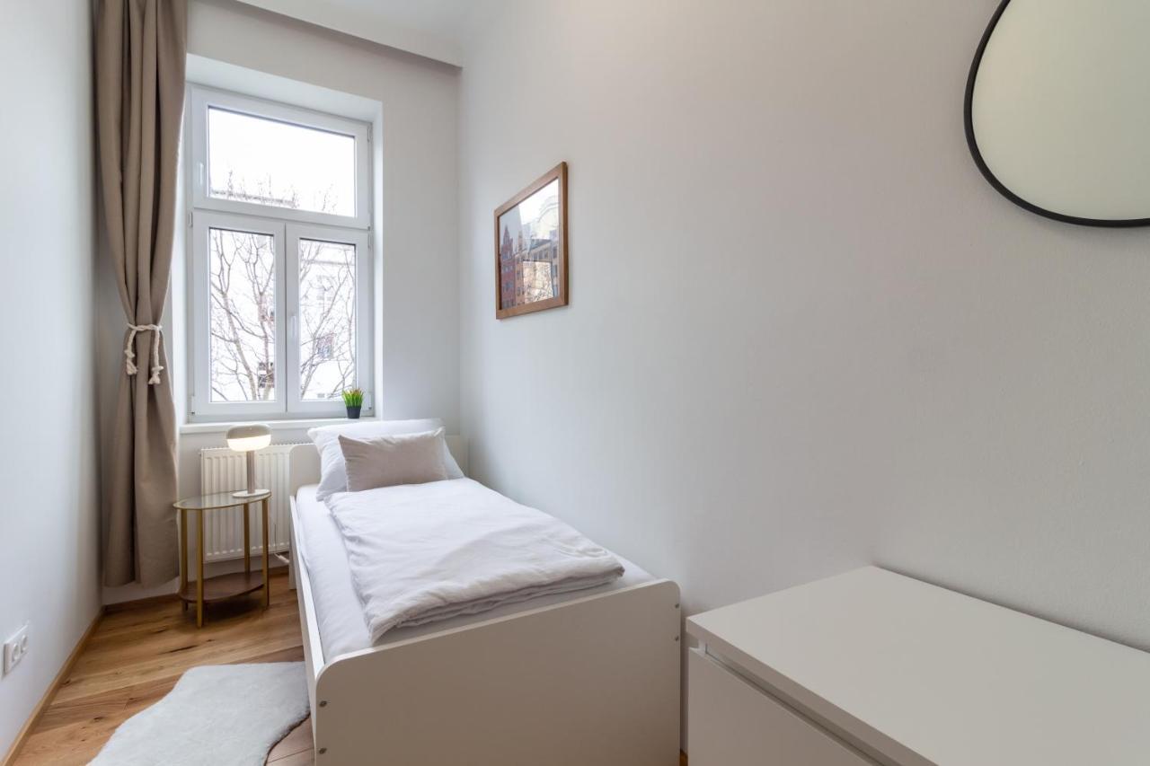 Cozy, Generous City Apartment - 10 Min To City-Centre - Contactless 24H Check-In ウィーン エクステリア 写真